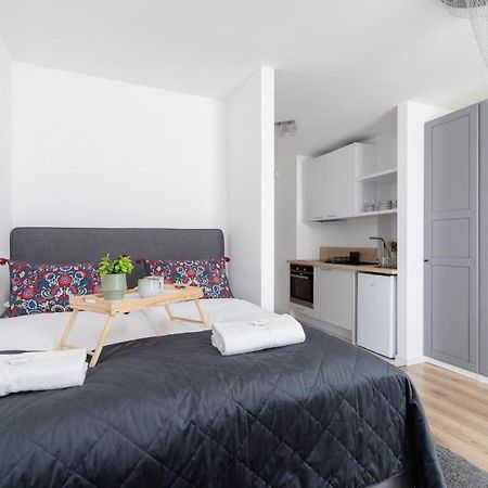 Elegant Pet-Friendly Studio In Krakow By Noclegi Renters Extérieur photo