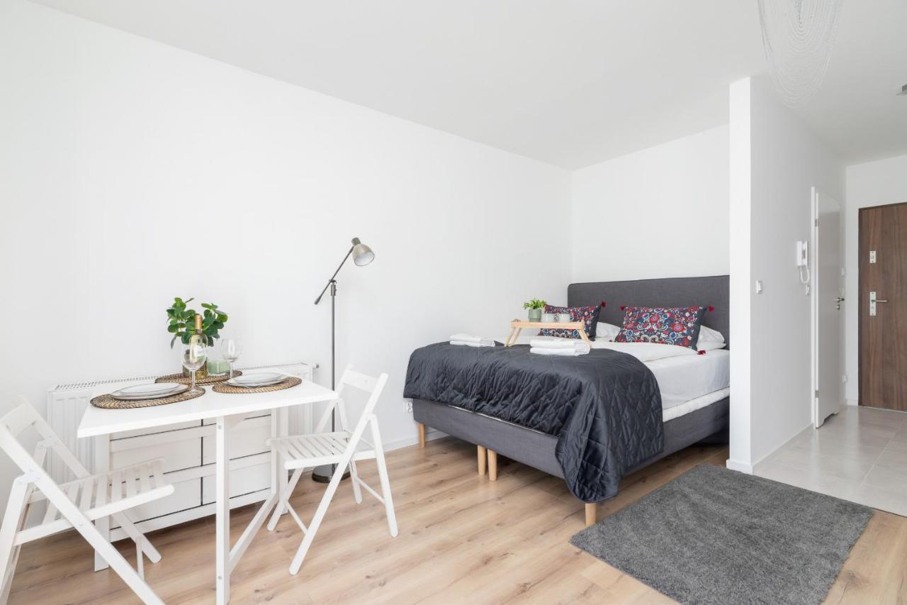 Elegant Pet-Friendly Studio In Krakow By Noclegi Renters Extérieur photo